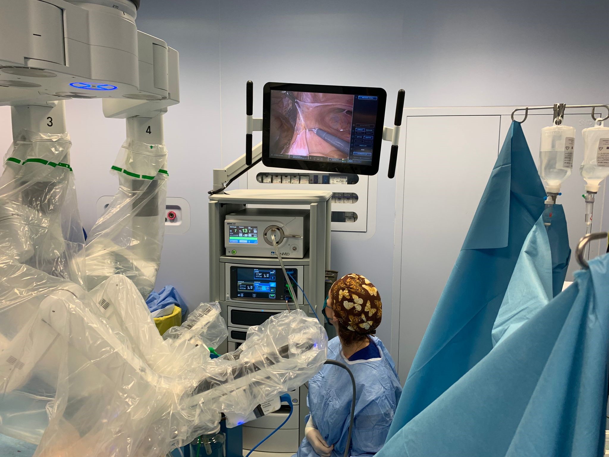 CENEMED – prima intervenție chirurgicală asistată robotic din regiunea de NE a țării