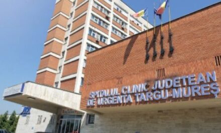 Intervenţie de revizie a artroplastiei totale de şold cu reconstrucţie cu grefă osoasă, la Spitalul Clinic Judeţean de Urgenţă Târgu Mureş