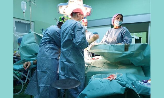 Intervenţie dificilă de excizie a unei tumori de 12 kilograme, la Spitalul Clinic  Judeţean de Urgenţă Târgu Mureş