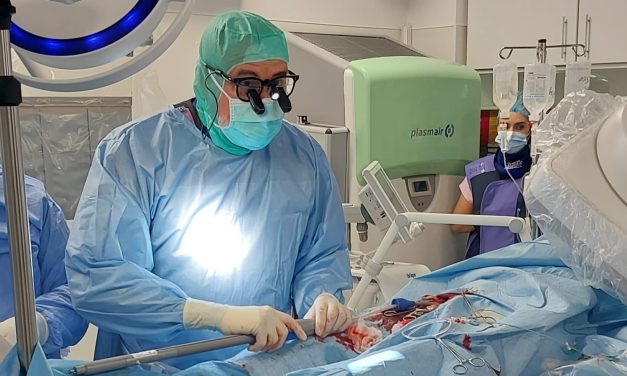 Premieră la nivel național – primele intervenții EVAR (Endoprotezare de aortă abdominală pentru anevrism de aortă abdominală) efectuate cu anestezie locală